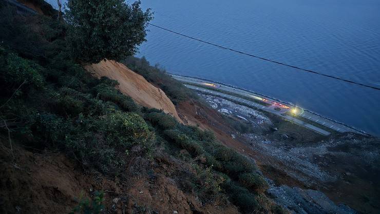 Artvin'de heyelan; Karadeniz Sahil Yolu ulaşıma kapandı 14