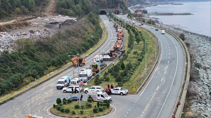 Giresunlu kayıp gençlerin içinde bulunduğu araca ulaşıldı 24