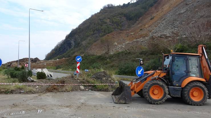 Giresunlu kayıp gençlerin içinde bulunduğu araca ulaşıldı 36