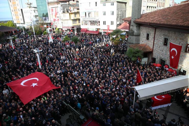 Rizeli Şehit Teğmen Ceyhun Kalyoncu son yolculuğuna uğurlandı 1