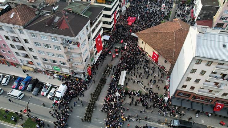 Rizeli Şehit Teğmen Ceyhun Kalyoncu son yolculuğuna uğurlandı 20