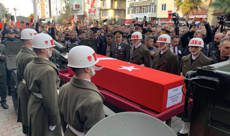 Rizeli Şehit Teğmen Ceyhun Kalyoncu son yolculuğuna uğurlandı 33