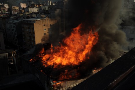 Rize'de Korkunç Yangın 11