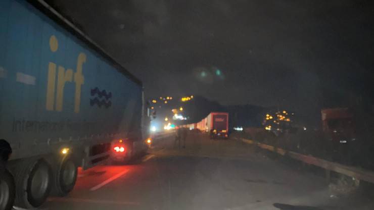Artvin’de otomobil tıra çarptı: 1 ölü, 1 yaralı 2