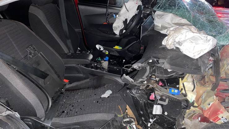 Artvin’de otomobil tıra çarptı: 1 ölü, 1 yaralı 6