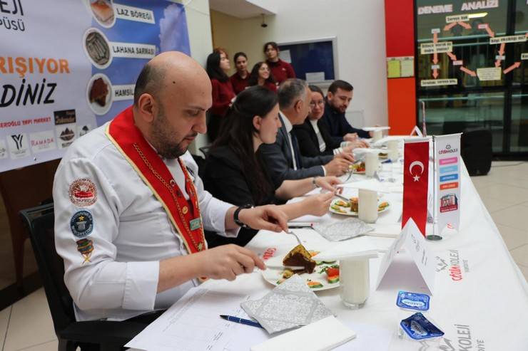 Rize’de Öğrenci Velilerinin Hazırladığı Yöresel Yemekler Yarıştı 10