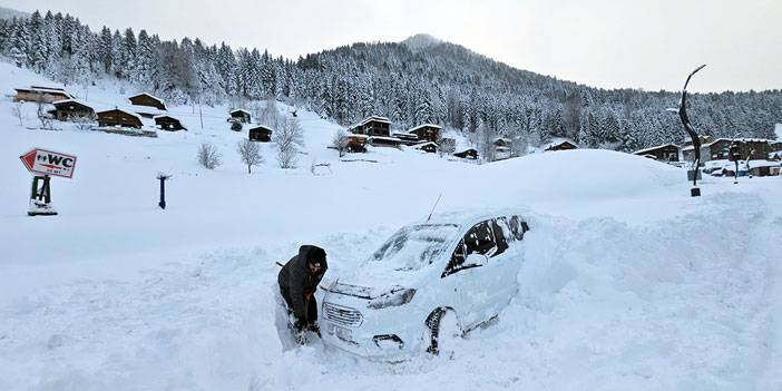 Rize'de kar ve soğuk hava etkili oluyor