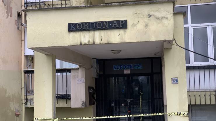 Rize'de tahliye edilen 8 katlı apartman mühürlendi 9