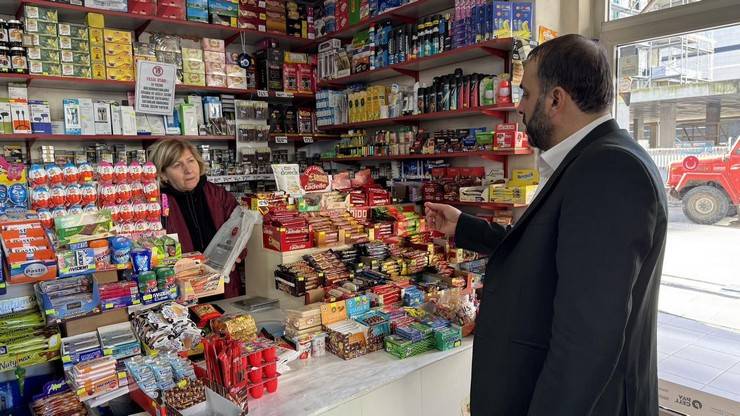 Rize Müftüsü Çakmakçı’dan Esnafa Kur’an-ı Kerim Hediyesi 17