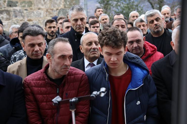 Çığ felaketinde hayatını kaybeden milli sporcu Emre Yazgan'a memleketi Trabzon'da son veda 10