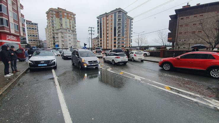 Rize'de silahla yaralandı, hastane yolunda kaza yaptı 4