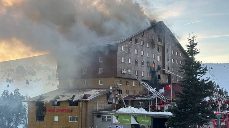 Kartalkaya’da otel yangını 26