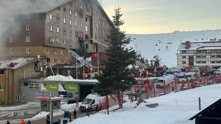 Kartalkaya’da otel yangını 28