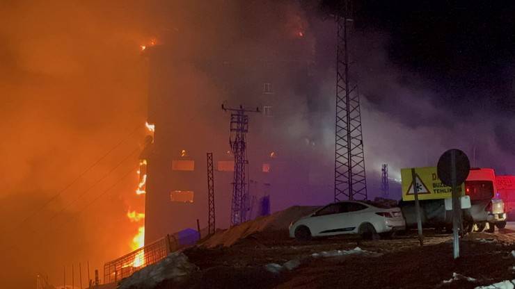 Kartalkaya’da otel yangını 4