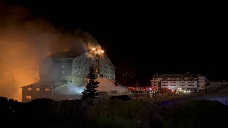 Kartalkaya’da otel yangını 5