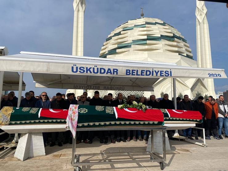 Otel yangınında hayatlarını kaybeden Rizeli Dayı ailesi son yolculuğuna uğurlandı 14