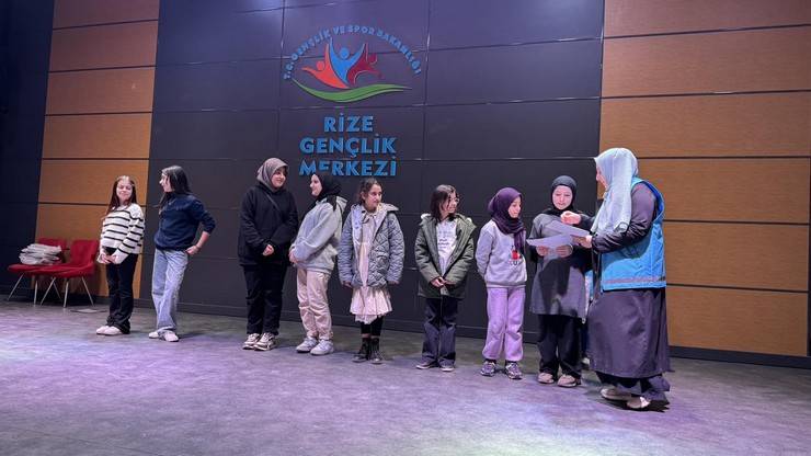 Rize'de Gençliğe Değer Ara Dönem Eğitim Kampı Sona Erdi 5