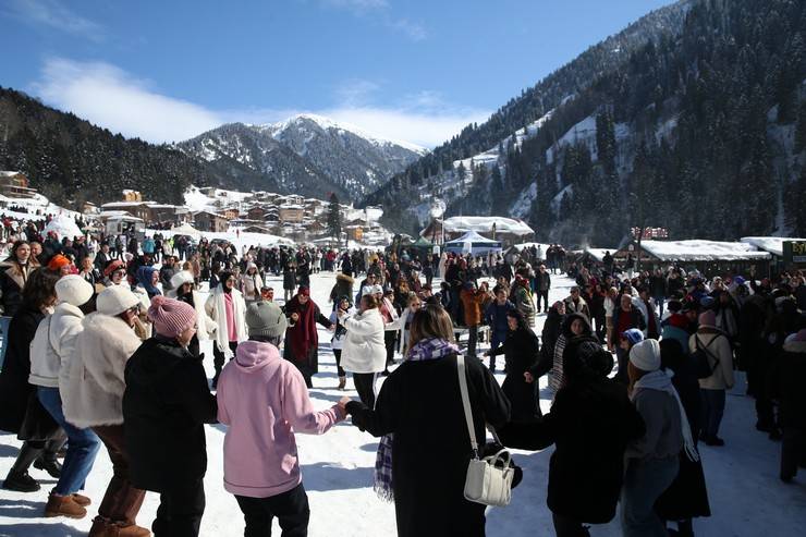 Ayder'de festivalin ilk gününde renkli görüntüler 7