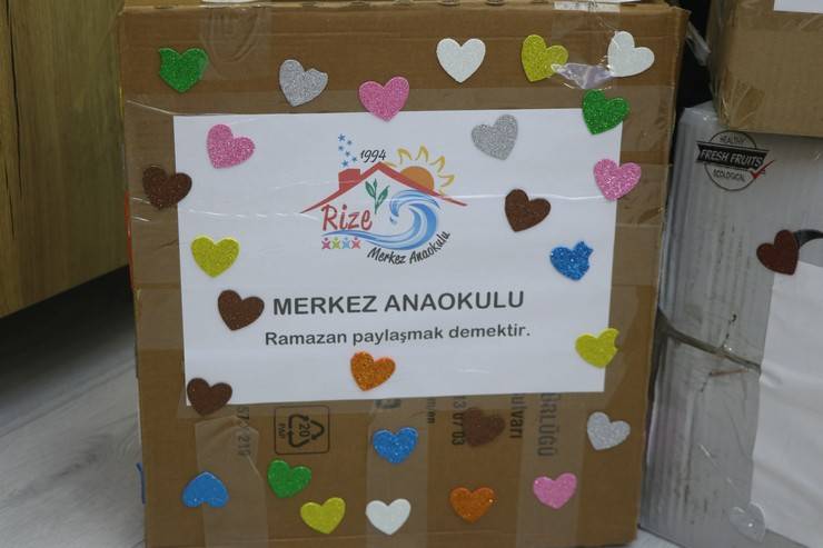 Rize'de anaokulu öğrencileri ramazan kolisi hazırladı 1