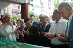 Şevket Yardımcı Rize'de defnedildi