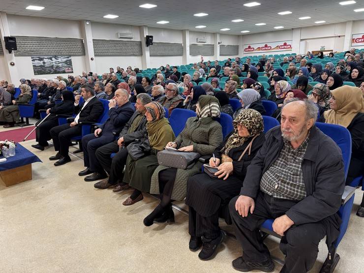 Rize'den Kutsal Topraklara Yolculuk Başlıyor: Hacı Adaylarına Eğitim Seminerleri Tamamlandı 17