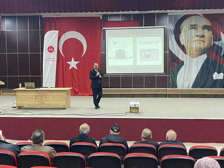 Rize'den Kutsal Topraklara Yolculuk Başlıyor: Hacı Adaylarına Eğitim Seminerleri Tamamlandı 7
