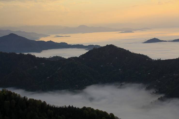 Kıble Dağı Hacı Hafız Yusuf Yılmaz Camisi, sis bulutlarıyla birlikte görüntülendi 2