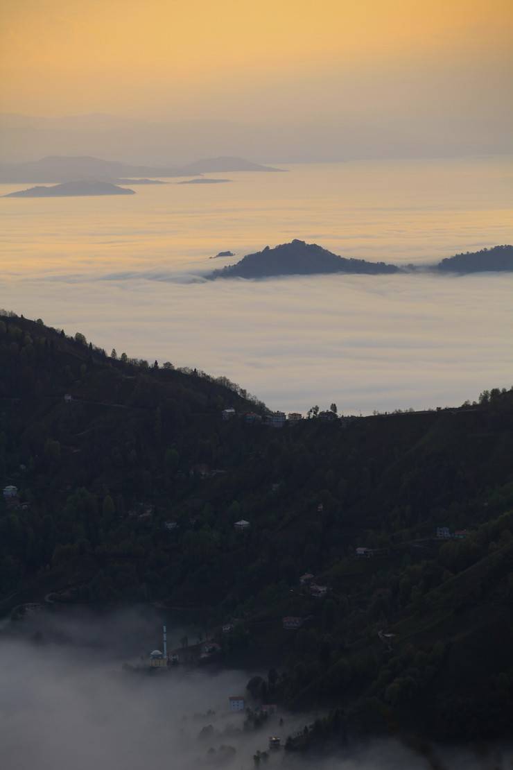 Kıble Dağı Hacı Hafız Yusuf Yılmaz Camisi, sis bulutlarıyla birlikte görüntülendi 9