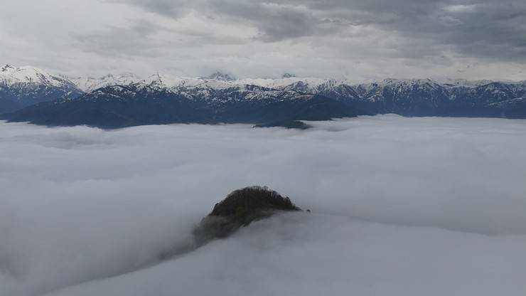 Rize'nin yüksek kesimlerinde 'bulut denizi' 12