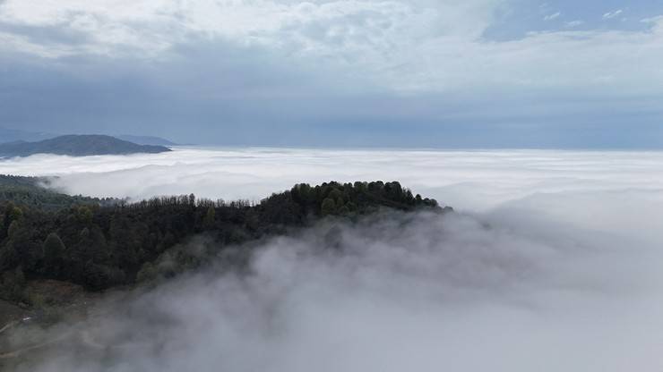 Rize'nin yüksek kesimlerinde 'bulut denizi' 4