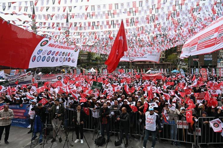HAK-İŞ, 1 Mayıs Emek ve Dayanışma Günü'nü Rize'de kutladı 12