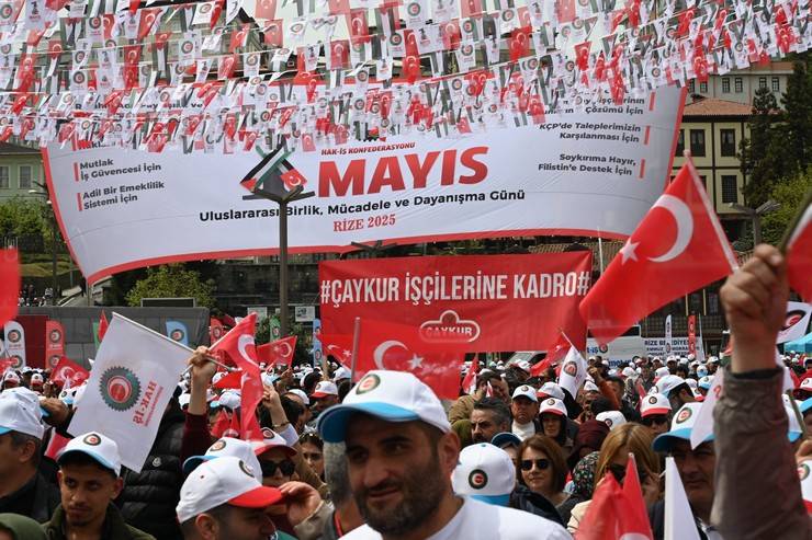 HAK-İŞ, 1 Mayıs Emek ve Dayanışma Günü'nü Rize'de kutladı 16