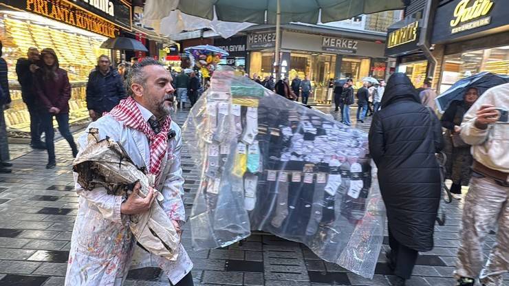 Artvin Çoruh Üniversitesi Öğretim Üyesi Sağlam'dan Rize'de Duygu Yüklü Gazze Protestosu 25
