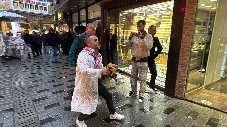Artvin Çoruh Üniversitesi Öğretim Üyesi Sağlam'dan Rize'de Duygu Yüklü Gazze Protestosu 36