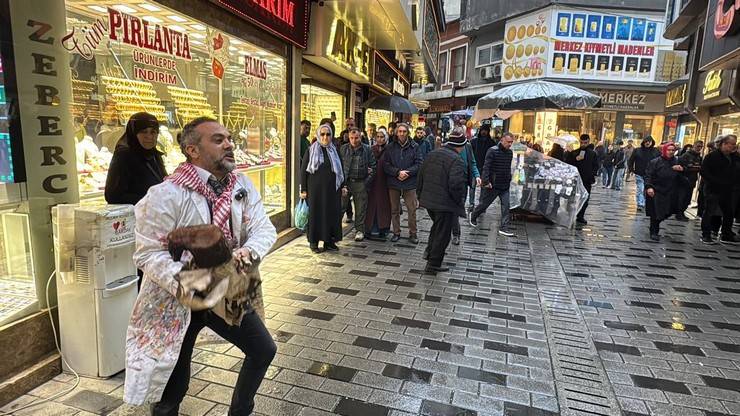 Artvin Çoruh Üniversitesi Öğretim Üyesi Sağlam'dan Rize'de Duygu Yüklü Gazze Protestosu 42