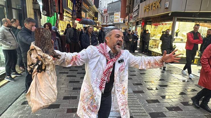 Artvin Çoruh Üniversitesi Öğretim Üyesi Sağlam'dan Rize'de Duygu Yüklü Gazze Protestosu 50