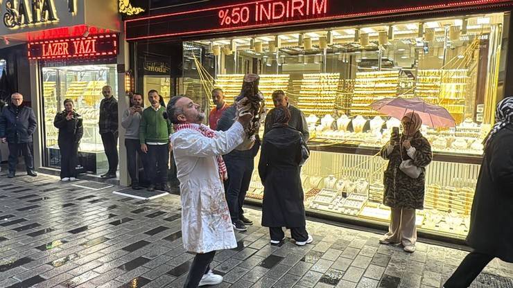Artvin Çoruh Üniversitesi Öğretim Üyesi Sağlam'dan Rize'de Duygu Yüklü Gazze Protestosu 6