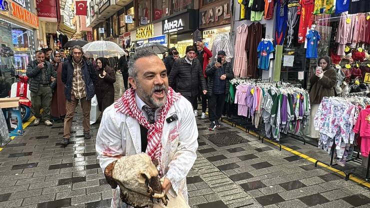 Artvin Çoruh Üniversitesi Öğretim Üyesi Sağlam'dan Rize'de Duygu Yüklü Gazze Protestosu 65