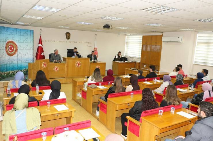 Rize İl Genel Meclisi, RTEÜ Öğrencilerini Konuk Etti 8