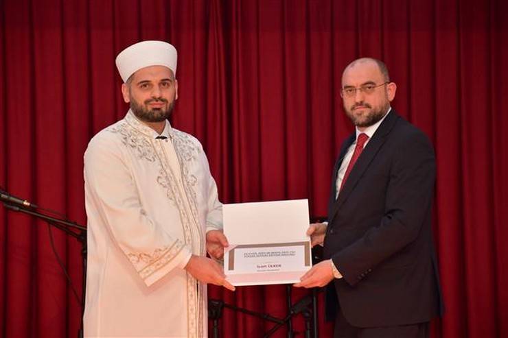 Rize Müftü Yusuf Karali Dini Yüksek İhtisas Merkezinde mezuniyet heyecanı 14