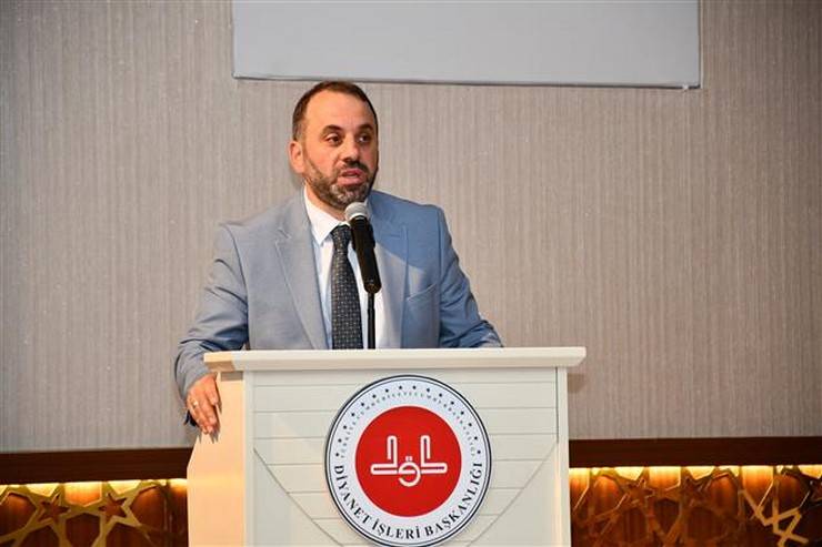 Rize Müftü Yusuf Karali Dini Yüksek İhtisas Merkezinde mezuniyet heyecanı 4