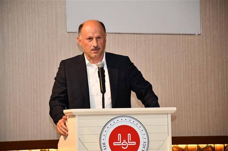 Rize Müftü Yusuf Karali Dini Yüksek İhtisas Merkezinde mezuniyet heyecanı 5
