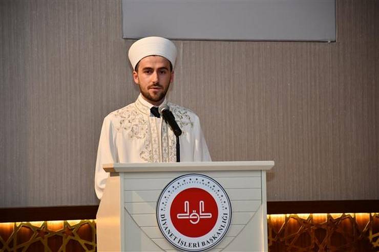 Rize Müftü Yusuf Karali Dini Yüksek İhtisas Merkezinde mezuniyet heyecanı 6
