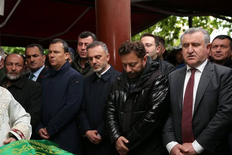 AK Parti Rize Milletvekili Muhammed Avcı'nın babası son yolculuğuna uğurlandı 2