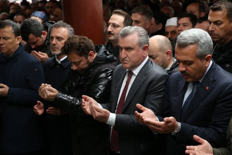 AK Parti Rize Milletvekili Muhammed Avcı'nın babası son yolculuğuna uğurlandı 4