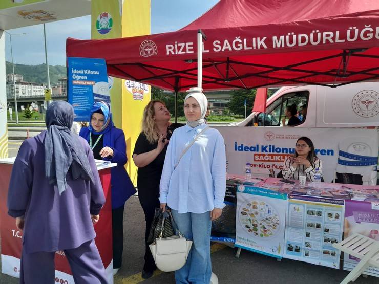 Rize'de Gençler Sağlık İçin Bir Araya Geldi: Farkındalık Etkinlikleri Yoğun İlgi Gördü 9