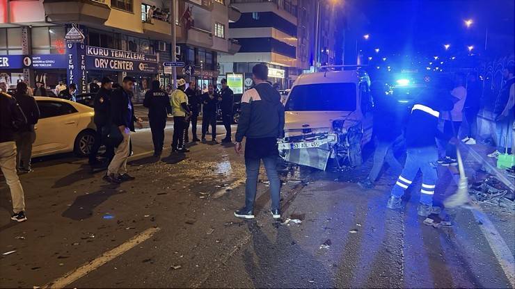 Rize’de Trafik Kazası 3 yaralı 7