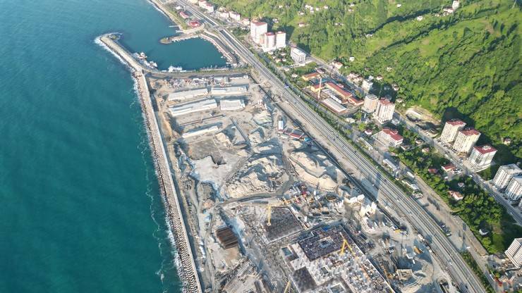 Rize Şehir Hastanesi Yükseliyor! Bakanlık Yetkilileri Rize’de 10