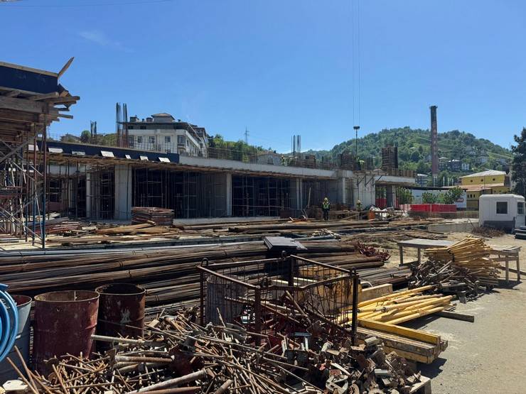 Rize Şehir Hastanesi Yükseliyor! Bakanlık Yetkilileri Rize’de 11