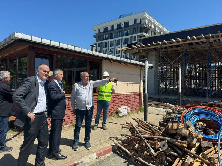 Rize Şehir Hastanesi Yükseliyor! Bakanlık Yetkilileri Rize’de 13